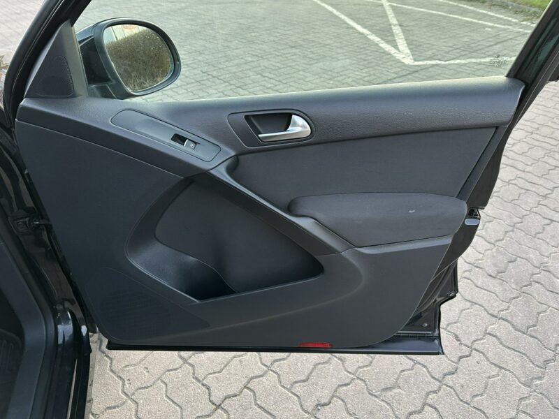 Volkswagen Tiguan Volkswagen Tiguan 2011 2.0 diesel nawigacja 2 komplety kół I (2007-2016)