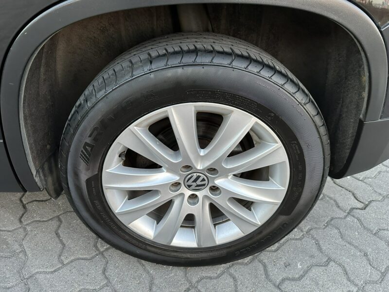 Volkswagen Tiguan Volkswagen Tiguan 2011 2.0 diesel nawigacja 2 komplety kół I (2007-2016)