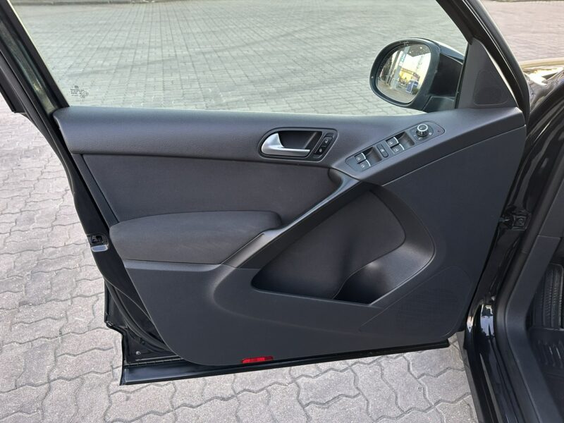 Volkswagen Tiguan Volkswagen Tiguan 2011 2.0 diesel nawigacja 2 komplety kół I (2007-2016)