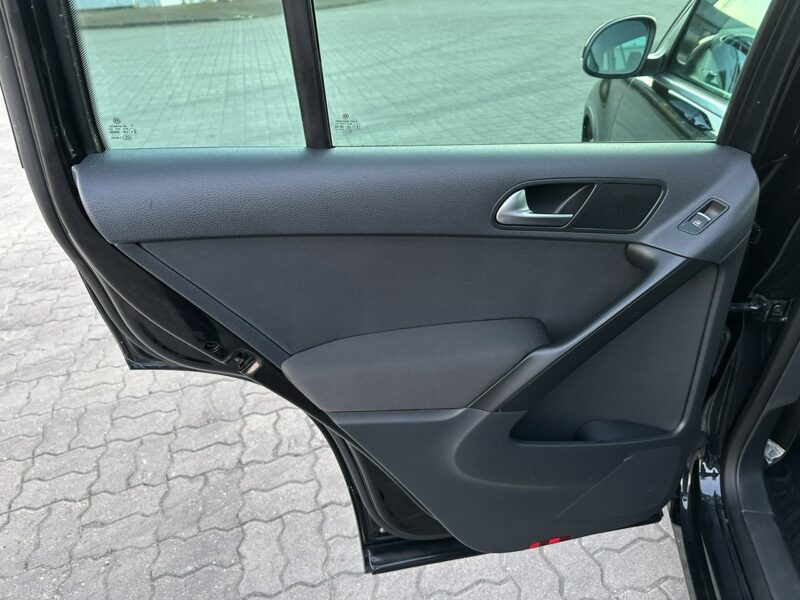 Volkswagen Tiguan Volkswagen Tiguan 2011 2.0 diesel nawigacja 2 komplety kół I (2007-2016)
