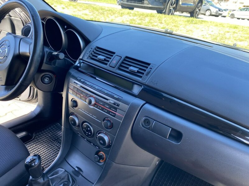 Mazda 3 Symboliczny przebieg gwarantowany, klimatronik, ESP, alufelgi, hak I (2003-2009)