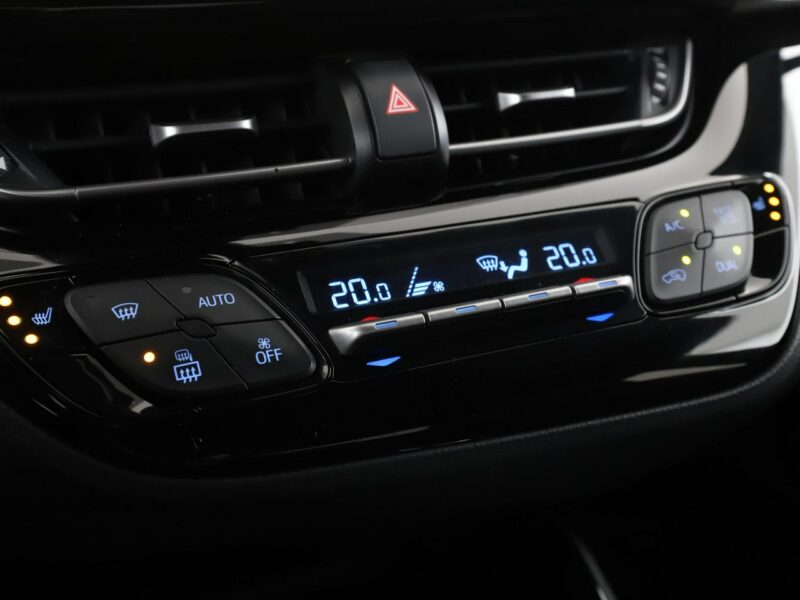 Toyota C-HR hybryda navi kamera grzane fotele ACC Bluetooth klima-auto