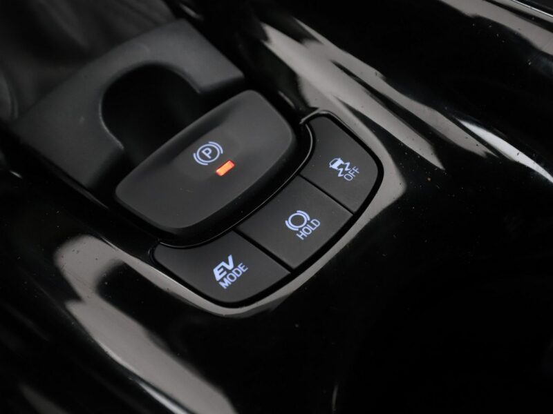 Toyota C-HR hybryda navi kamera grzane fotele ACC Bluetooth klima-auto