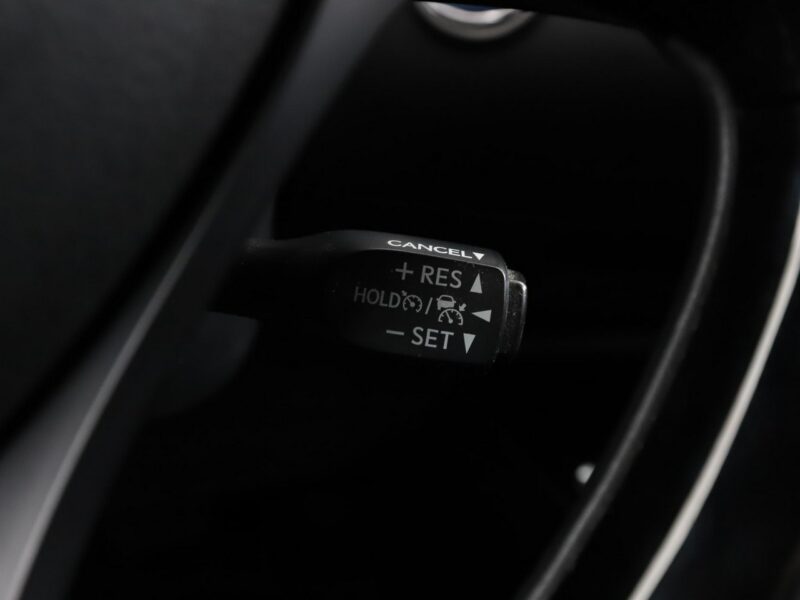 Toyota C-HR hybryda navi kamera grzane fotele ACC Bluetooth klima-auto