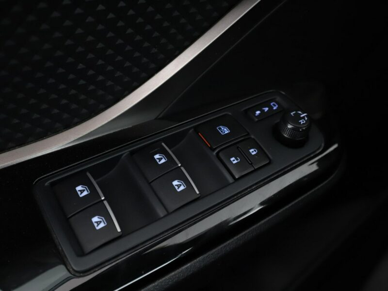 Toyota C-HR hybryda navi kamera grzane fotele ACC Bluetooth klima-auto