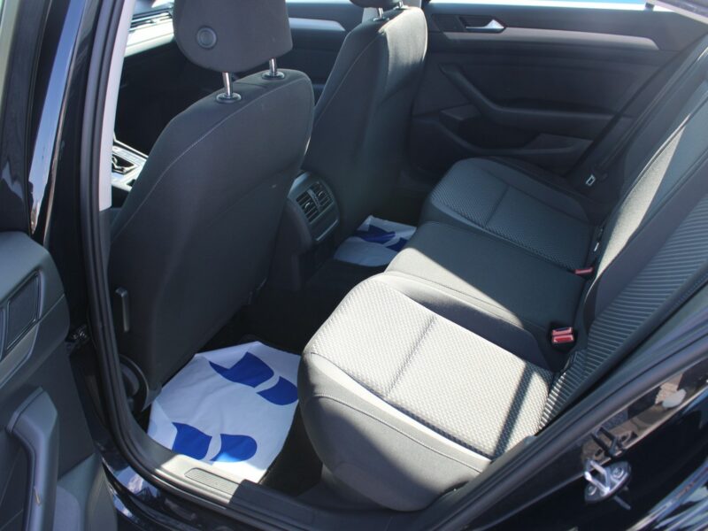 Volkswagen Passat ESSENCE LED F-vat Salon Polska Gwarancja B8 (2014-2023)
