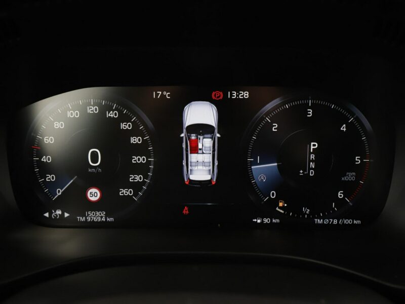 Volvo XC 60 FV23 2.0D4 Automat AWD R-Design Tempomat Navi HarmanKardon BLIS Kamera II (2017-)
