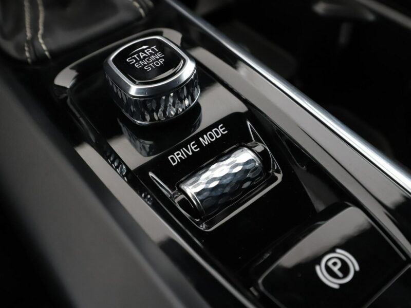 Volvo XC 60 FV23 2.0D4 Automat AWD R-Design Tempomat Navi HarmanKardon BLIS Kamera II (2017-)