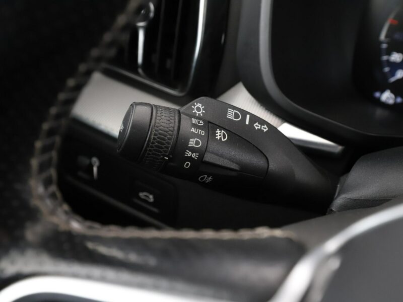 Volvo XC 60 FV23 2.0D4 Automat AWD R-Design Tempomat Navi HarmanKardon BLIS Kamera II (2017-)