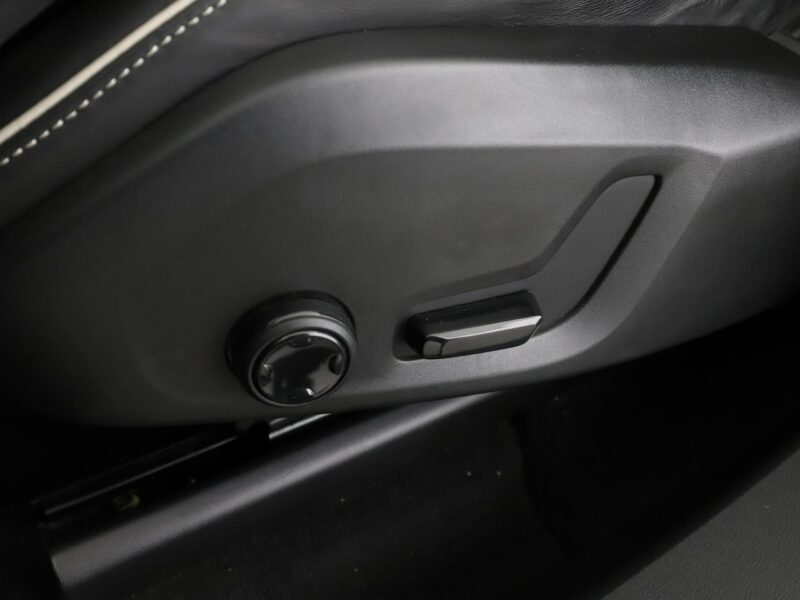 Volvo XC 60 FV23 2.0D4 Automat AWD R-Design Tempomat Navi HarmanKardon BLIS Kamera II (2017-)