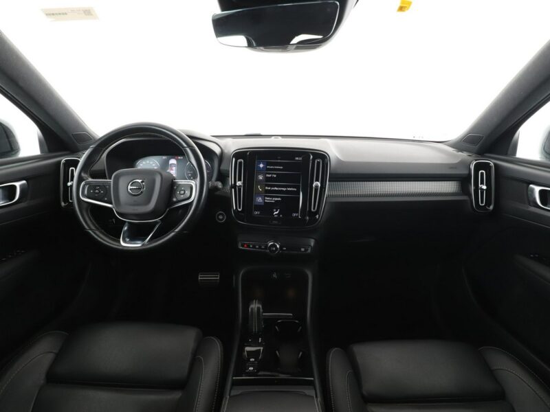 Volvo XC 40 FV23% R-Design automat skóra kamera navi Bluetooth LED tempomat