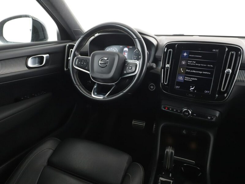 Volvo XC 40 FV23% R-Design automat skóra kamera navi Bluetooth LED tempomat