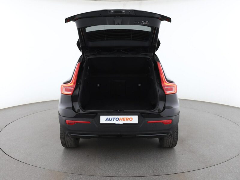 Volvo XC 40 FV23% R-Design automat skóra kamera navi Bluetooth LED tempomat