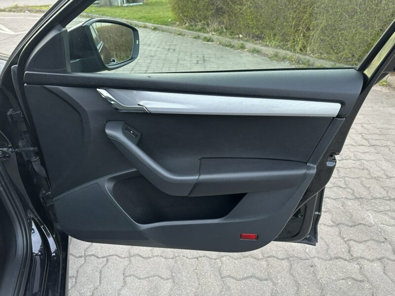 Škoda Octavia Skoda Octavia 2015 1.6 diesel 105km 2 komplety opon bezwypadowa III (2013-)