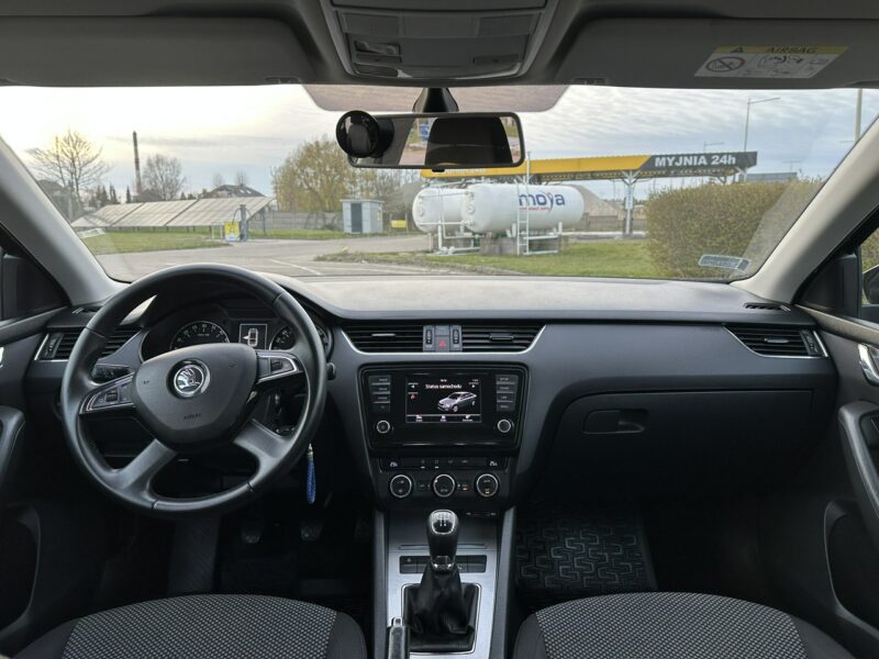 Škoda Octavia Skoda Octavia 2015 1.6 diesel 105km 2 komplety opon bezwypadowa III (2013-)