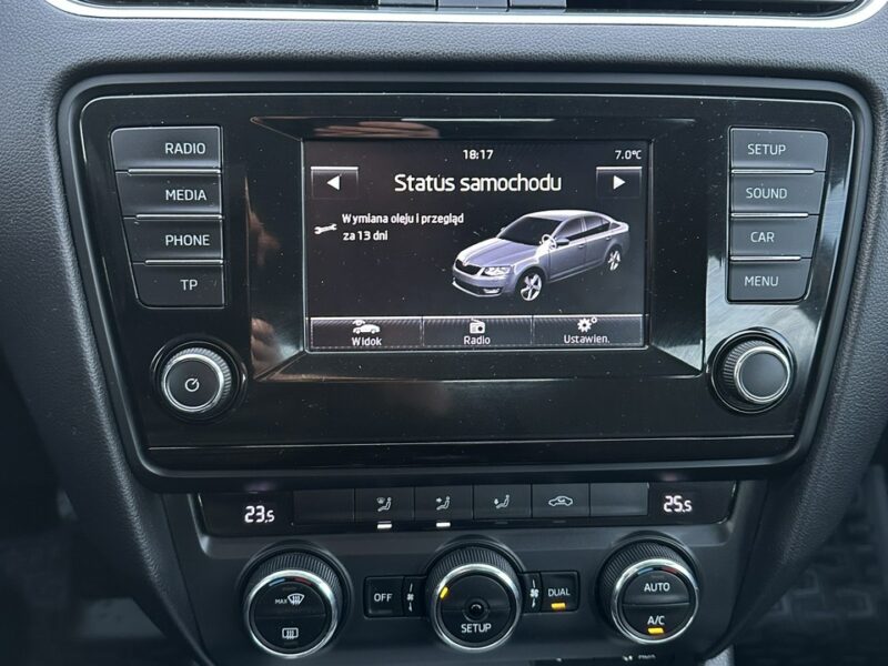 Škoda Octavia Skoda Octavia 2015 1.6 diesel 105km 2 komplety opon bezwypadowa III (2013-)