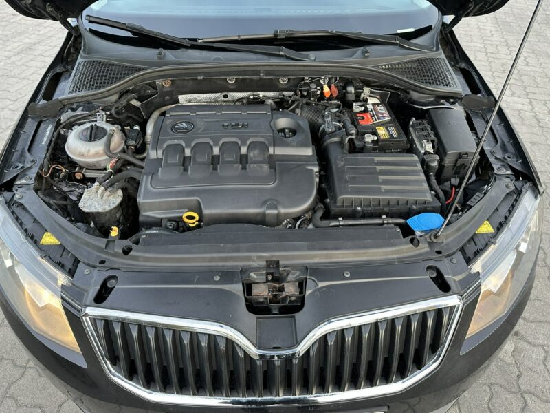 Škoda Octavia Skoda Octavia 2015 1.6 diesel 105km 2 komplety opon bezwypadowa III (2013-)