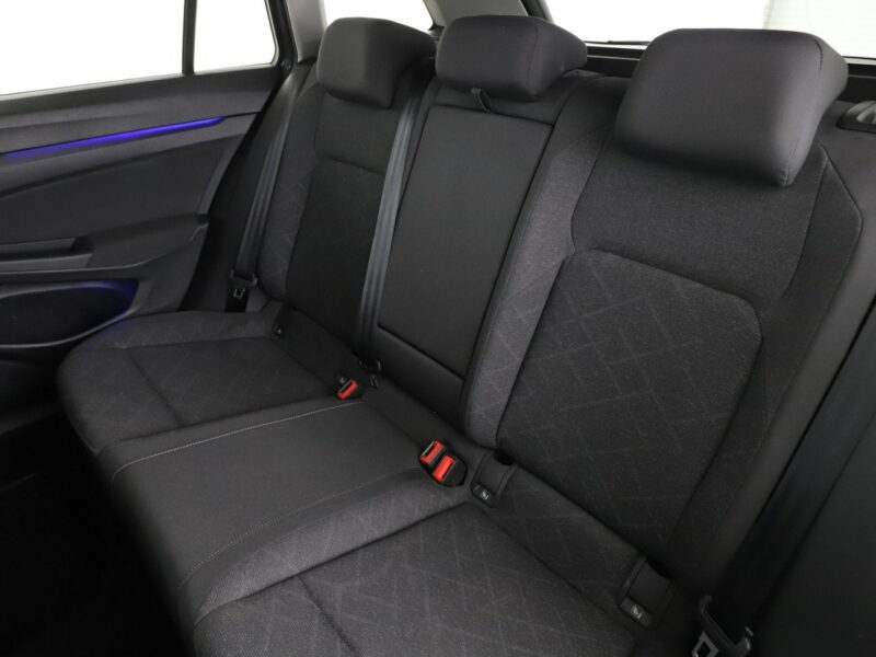 Volkswagen Golf FV23% virtual cocpit LED navi klima auto czujniki parkowania VIII (2020-)