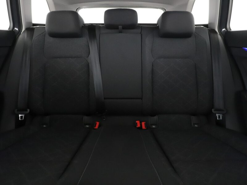 Volkswagen Golf FV23% virtual cocpit LED navi klima auto czujniki parkowania VIII (2020-)