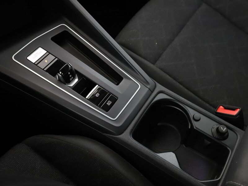 Volkswagen Golf FV23% virtual cocpit LED navi klima auto czujniki parkowania VIII (2020-)
