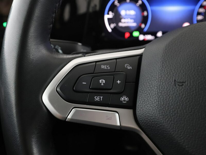 Volkswagen Golf FV23% virtual cocpit LED navi klima auto czujniki parkowania VIII (2020-)
