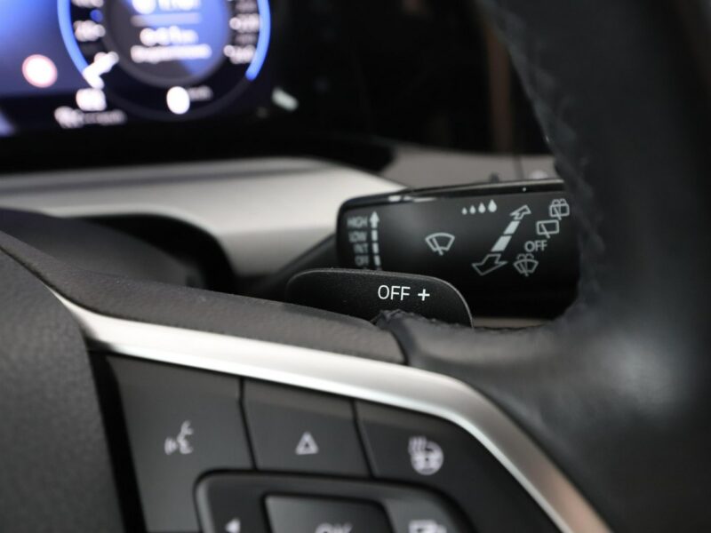 Volkswagen Golf FV23% virtual cocpit LED navi klima auto czujniki parkowania VIII (2020-)
