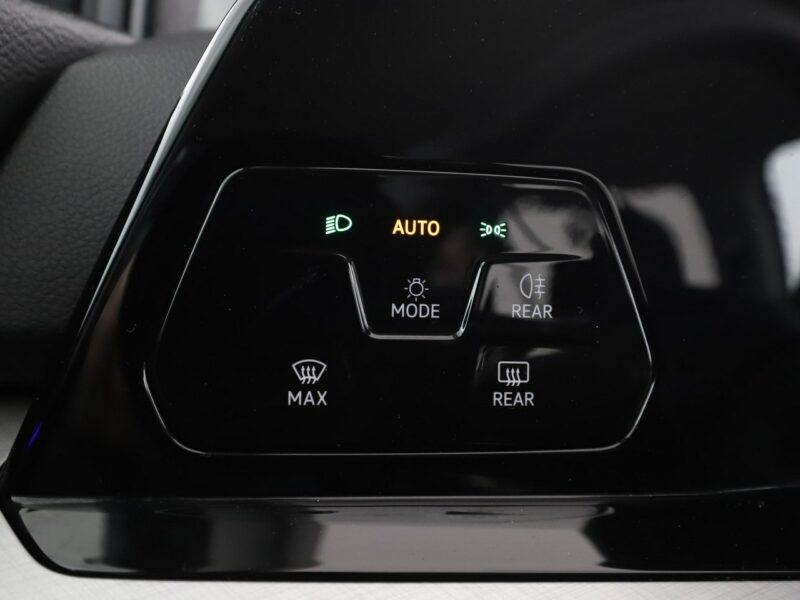 Volkswagen Golf FV23% virtual cocpit LED navi klima auto czujniki parkowania VIII (2020-)