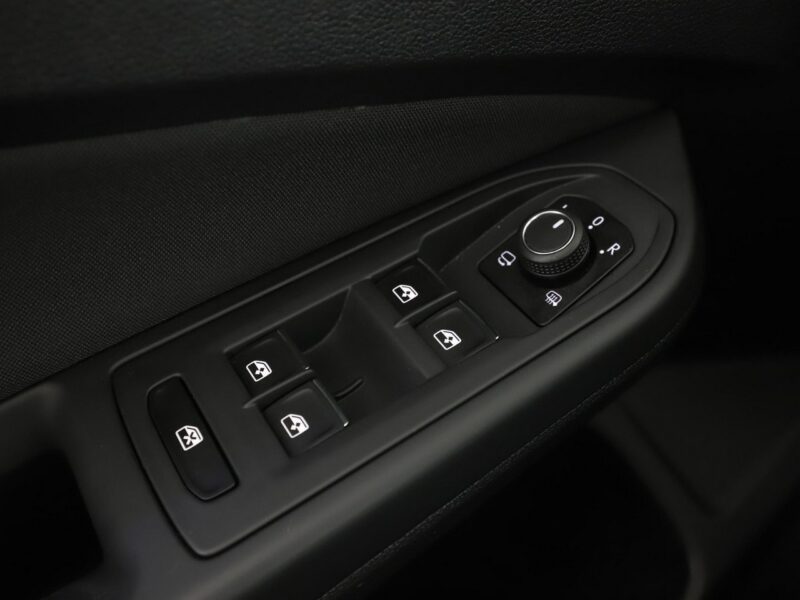 Volkswagen Golf FV23% virtual cocpit LED navi klima auto czujniki parkowania VIII (2020-)
