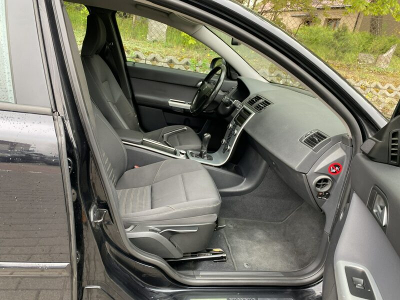 Volvo V50 Hak, klimatronic, tempomat, czujnik deszczu ,drugie koła I (2004-2007)