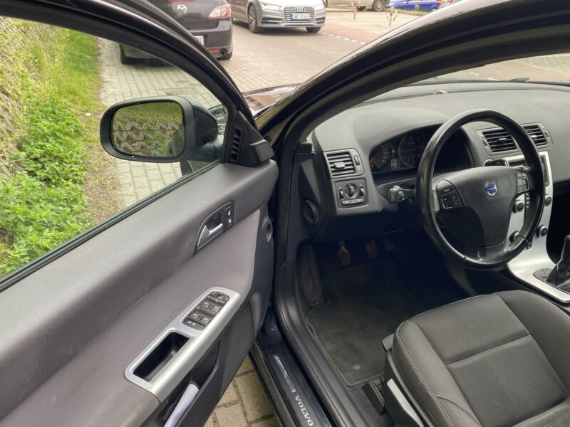 Volvo V50 Hak, klimatronic, tempomat, czujnik deszczu ,drugie koła I (2004-2007)