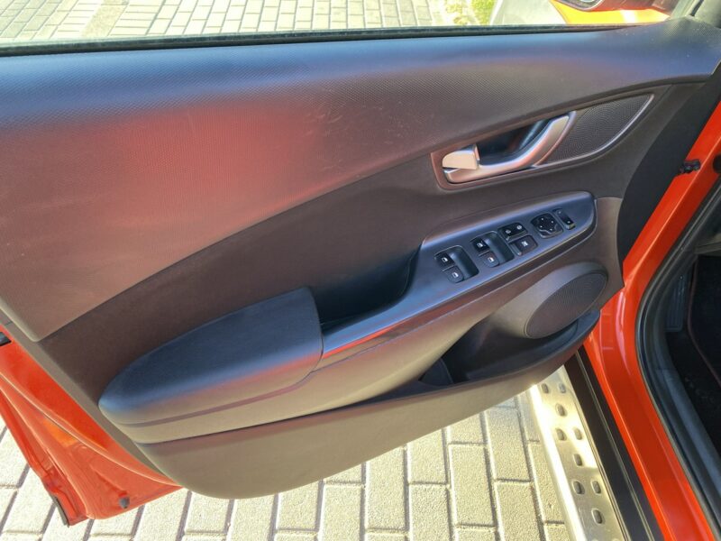 Hyundai Kona Kamera, klimatronic, tempomat, czujnik deszczu ,automatyczne światła I (2017-2023)