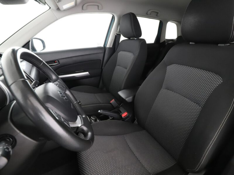 Suzuki Vitara mHEV 4x4 navi PDC grzane fotele ACC Bluetooth klima-auto II (2015-2019)