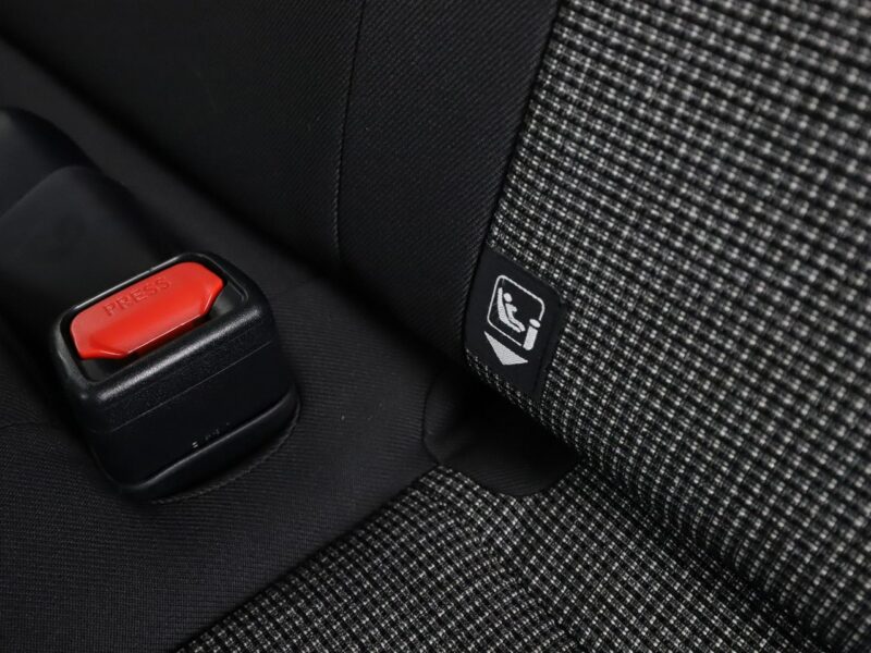 Toyota Yaris grzane fotele kamera Bluetooth tempomat AsystentPasaRuchu III (2011-2019)