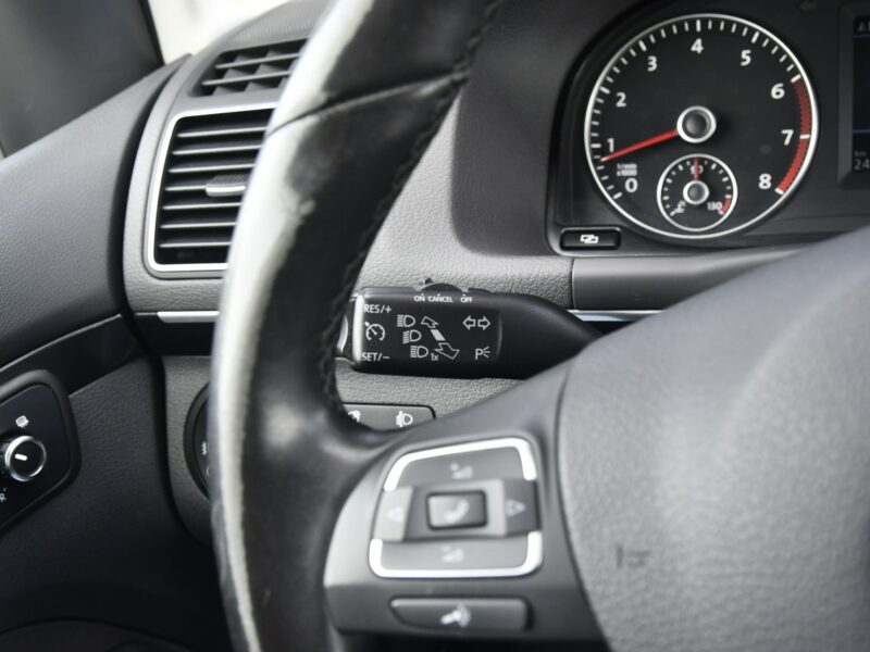 Volkswagen Touran 1,4Turbo DUDKI11 ALu.Klimatr 2 str.Navi.Hak.Tempomat.OKAZJA II (2010-2015)