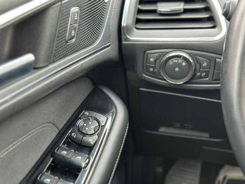 Ford EDGE 4x4 Titanium Faktura VAT 23% Webasto Panorama Xenon