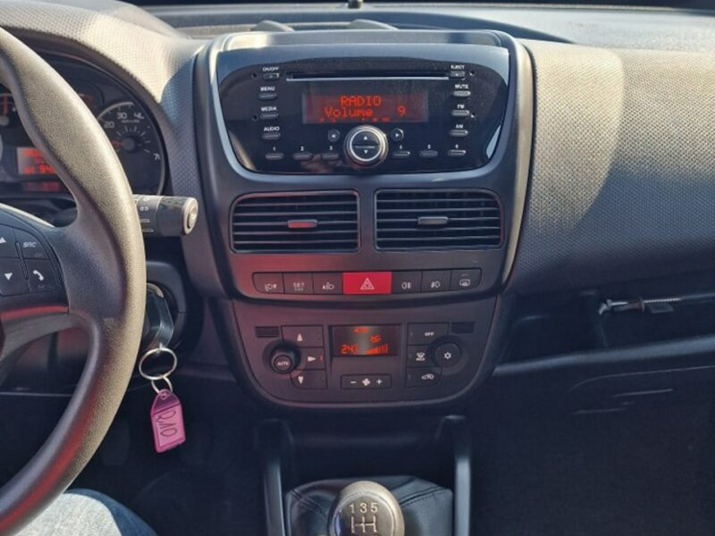 Fiat Doblo 1.3 MultiJet 90 KM, Klima Automatyczna, Bluetooth, Isofix, Komputer II (2009-)