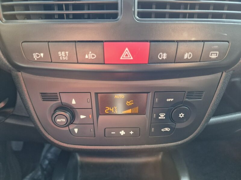 Fiat Doblo 1.3 MultiJet 90 KM, Klima Automatyczna, Bluetooth, Isofix, Komputer II (2009-)