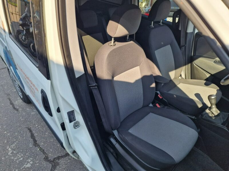 Fiat Doblo 1.3 MultiJet 90 KM, Klima Automatyczna, Bluetooth, Isofix, Komputer II (2009-)