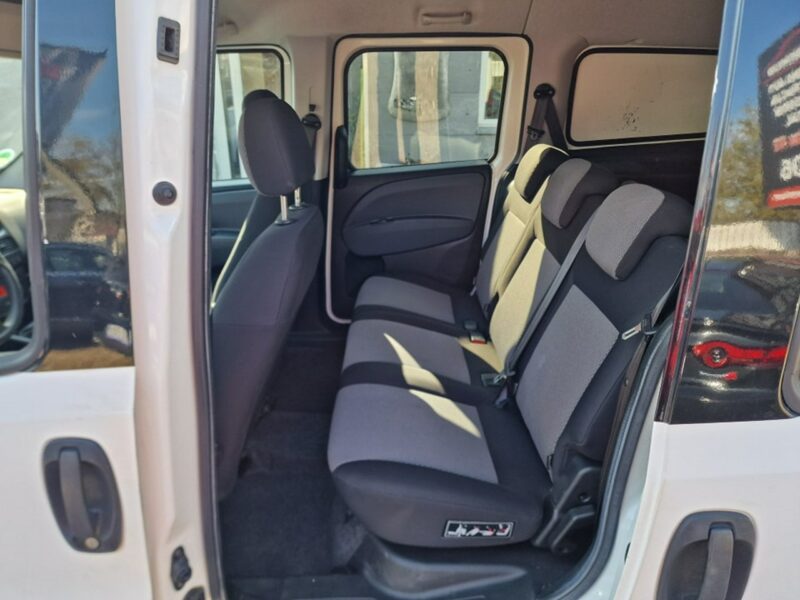 Fiat Doblo 1.3 MultiJet 90 KM, Klima Automatyczna, Bluetooth, Isofix, Komputer II (2009-)