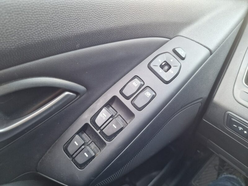 Hyundai ix35 1.6 GDI 135 KM, Klima, Bluetooth, Grzane Fotele i Kierownica, Isofix