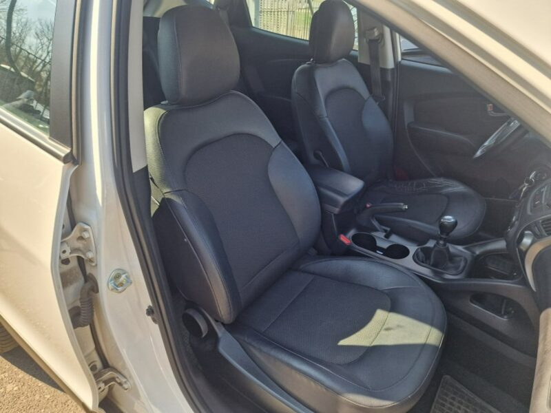 Hyundai ix35 1.6 GDI 135 KM, Klima, Bluetooth, Grzane Fotele i Kierownica, Isofix