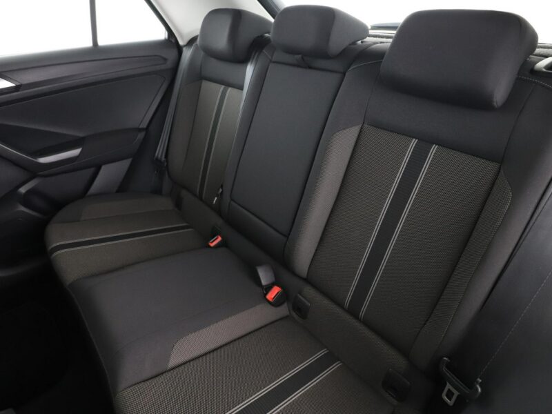Volkswagen T-Roc navi LED klima auto czujniki parkowania