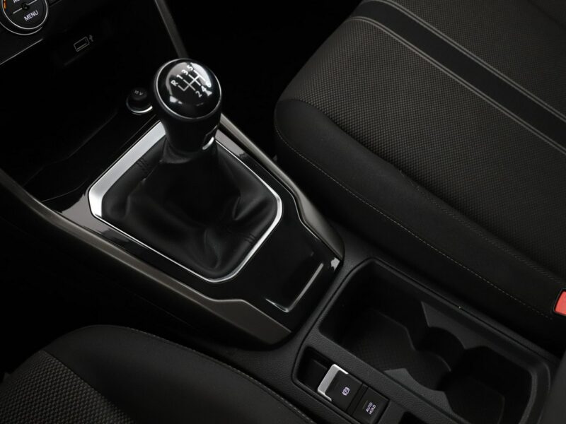 Volkswagen T-Roc navi LED klima auto czujniki parkowania