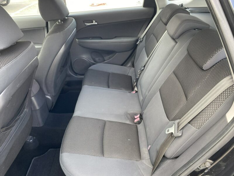 Hyundai i30 Po liftingu, klimatronik, czujniki parkowania, mocny silnik, 8 airbag I (2002-2013)