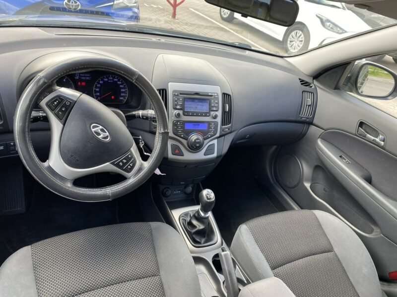 Hyundai i30 Po liftingu, klimatronik, czujniki parkowania, mocny silnik, 8 airbag I (2002-2013)