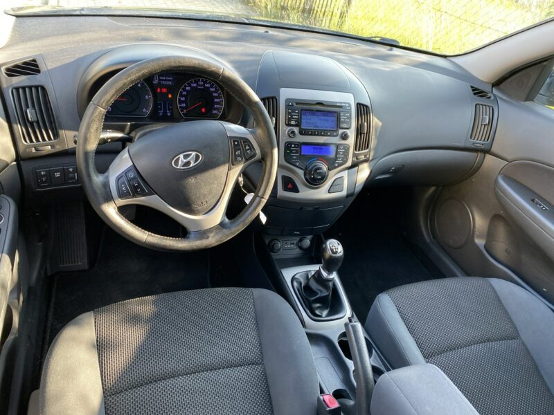 Hyundai i30 Po liftingu, klimatronik, czujniki parkowania, mocny silnik, 8 airbag I (2002-2013)