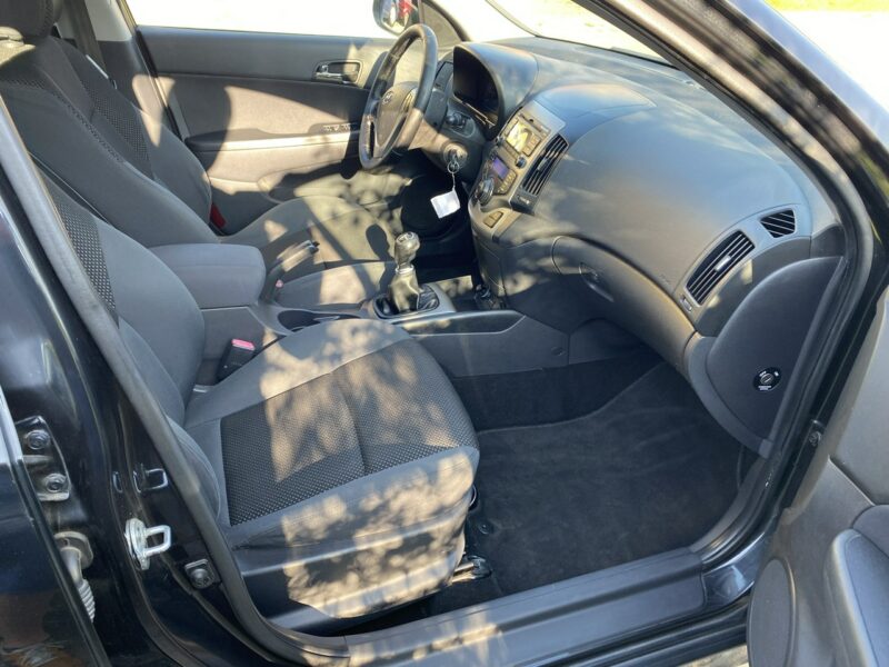 Hyundai i30 Po liftingu, klimatronik, czujniki parkowania, mocny silnik, 8 airbag I (2002-2013)