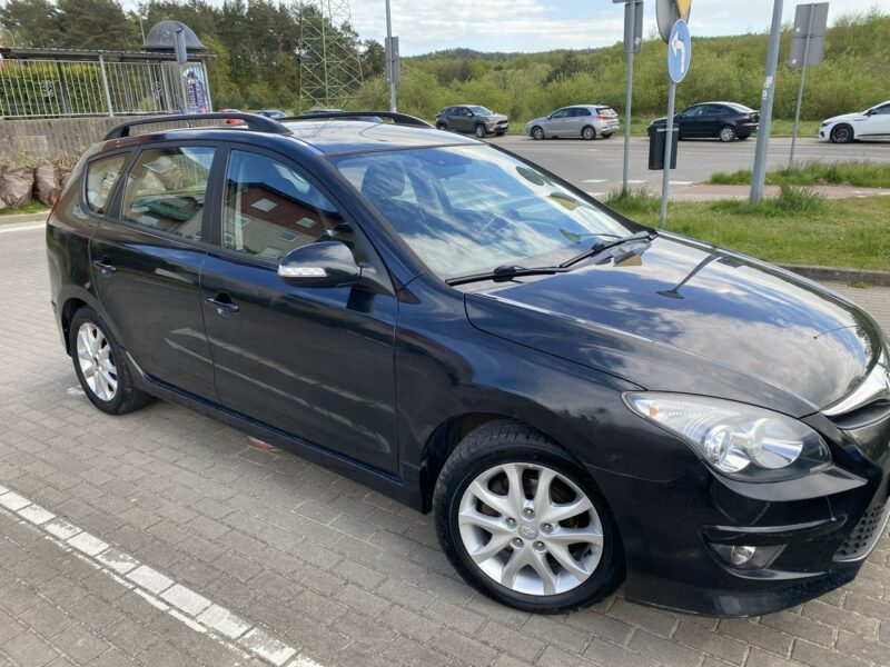 Hyundai i30 Po liftingu, klimatronik, czujniki parkowania, mocny silnik, 8 airbag I (2002-2013)