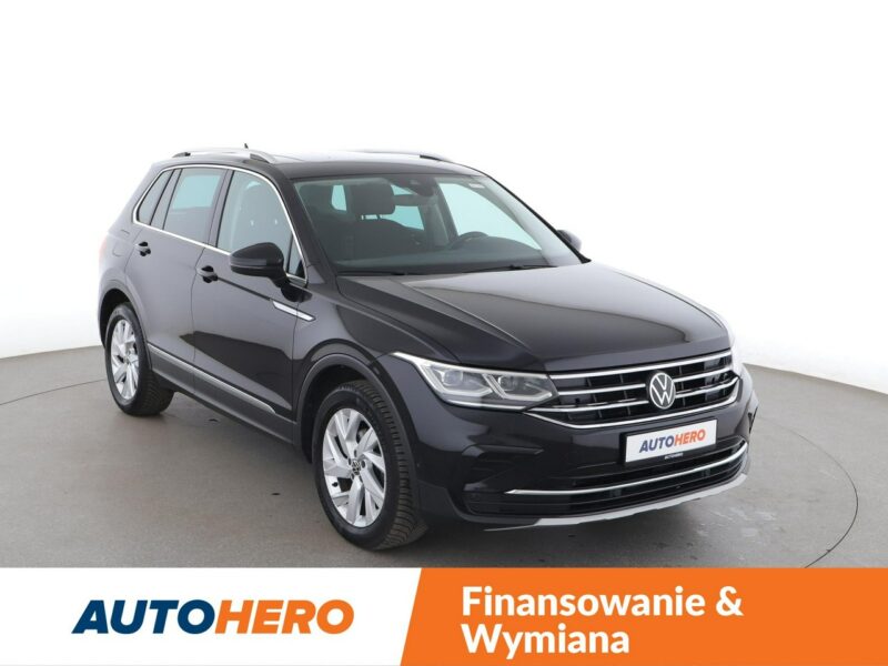 Volkswagen Tiguan Elegance automat alcantara panorama virtual grzane fotele ACC navi kam II (2016-2024)