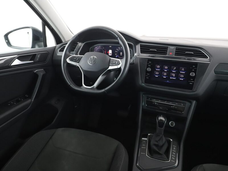 Volkswagen Tiguan Elegance automat alcantara panorama virtual grzane fotele ACC navi kam II (2016-2024)